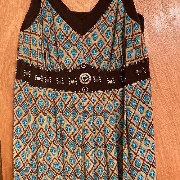 Women’s dress with beading and straps - Picture 3 of 4